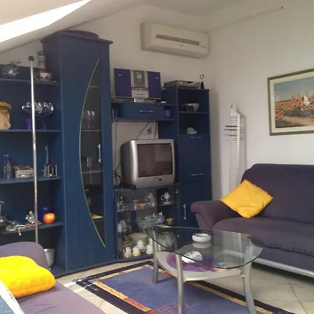 D&d Apartment *