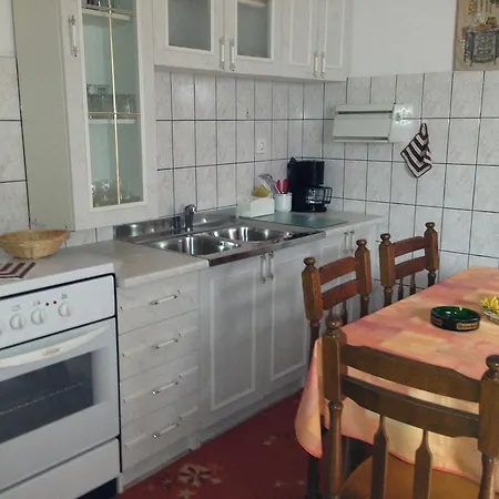 Apartment D&d Malinska
